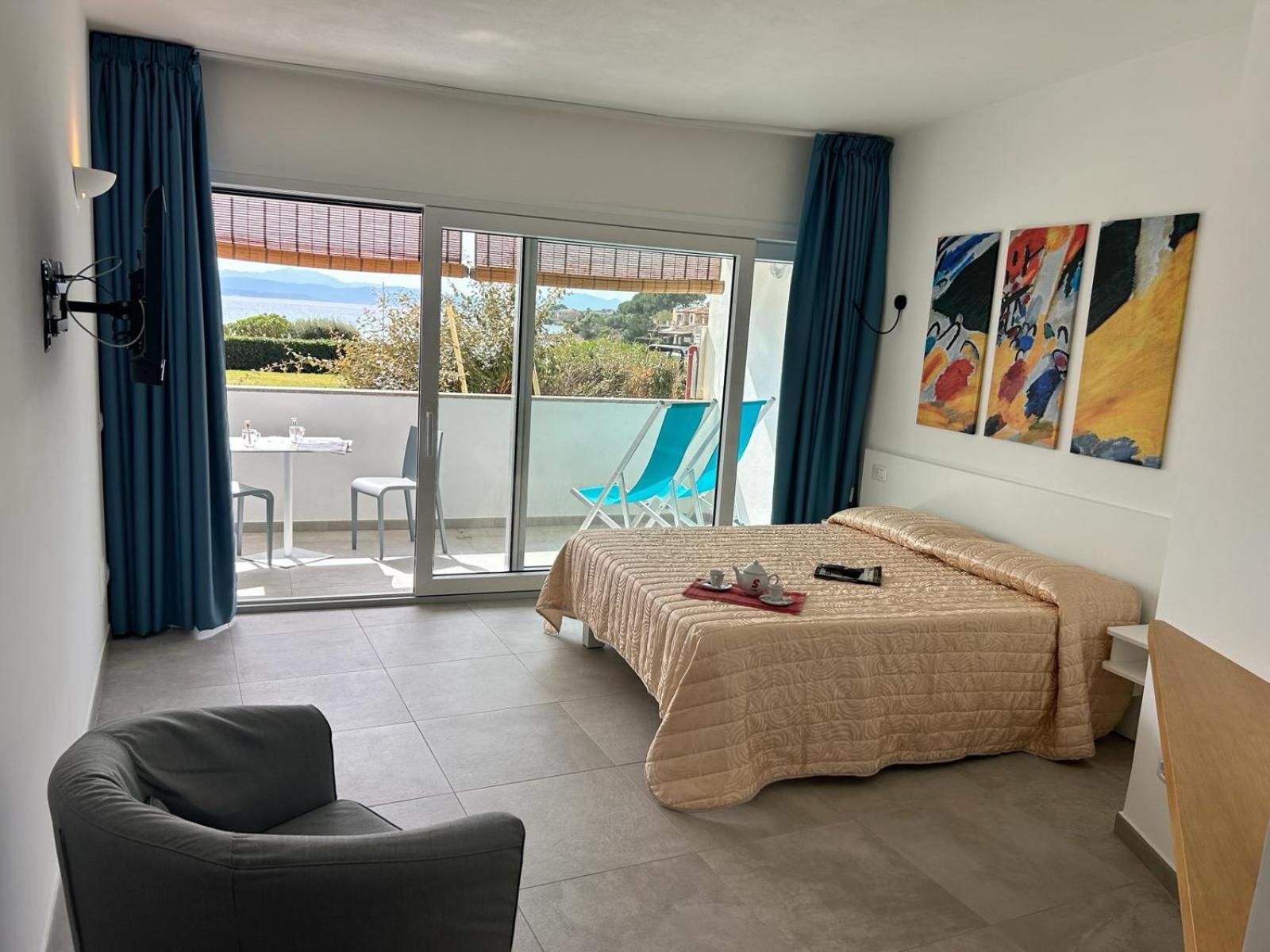 Rooms, Affittacamere Maksim Golfo Aranci Exterior photo