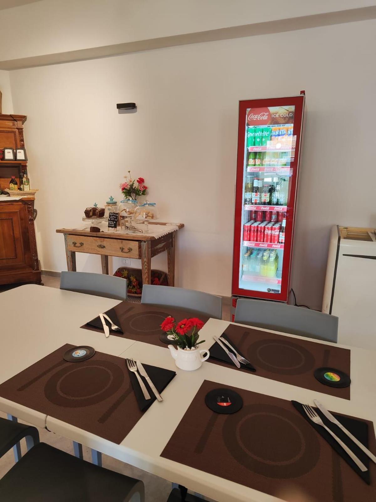 Rooms, Affittacamere Maksim Golfo Aranci Exterior photo