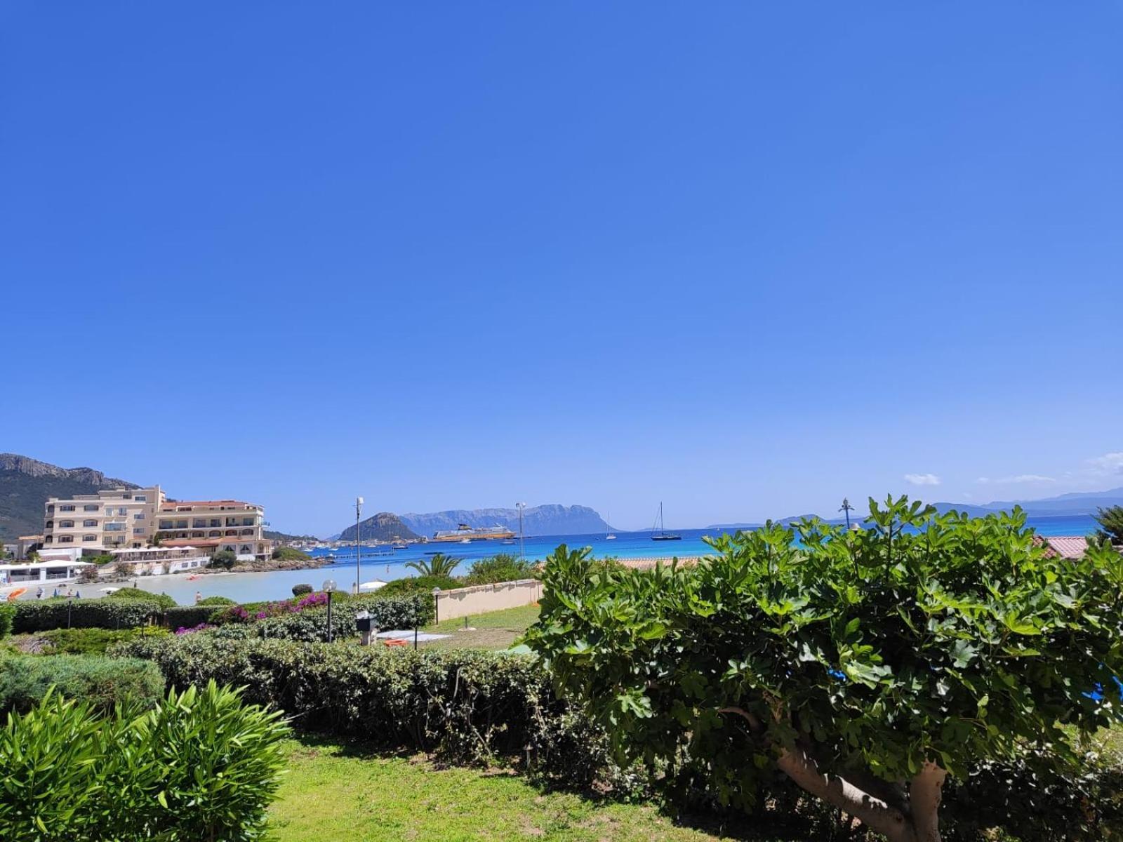 Rooms, Affittacamere Maksim Golfo Aranci Exterior photo