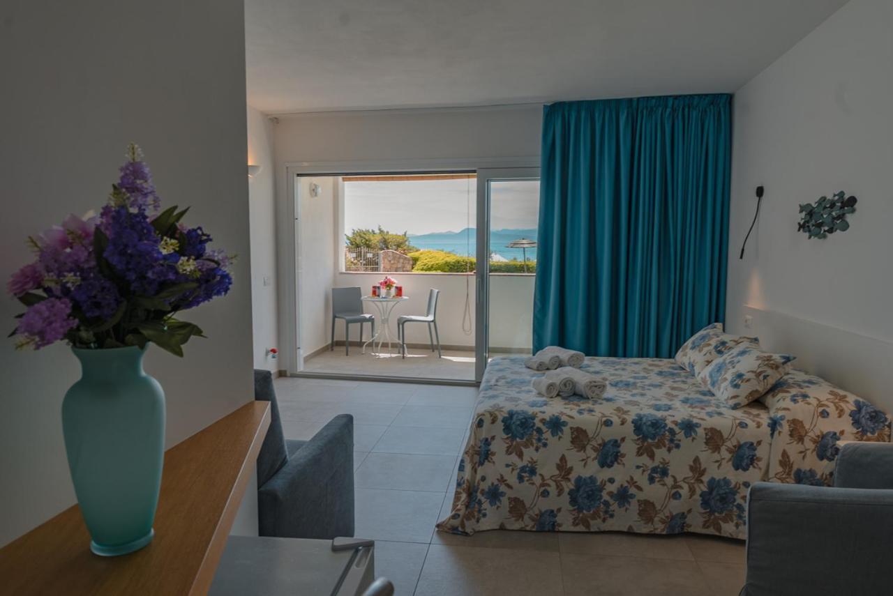 Rooms, Affittacamere Maksim Golfo Aranci Exterior photo